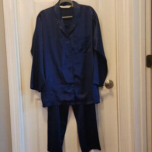 Victoria’s Secret Navy Satin 2pc Pajama Set M pants button down Medium